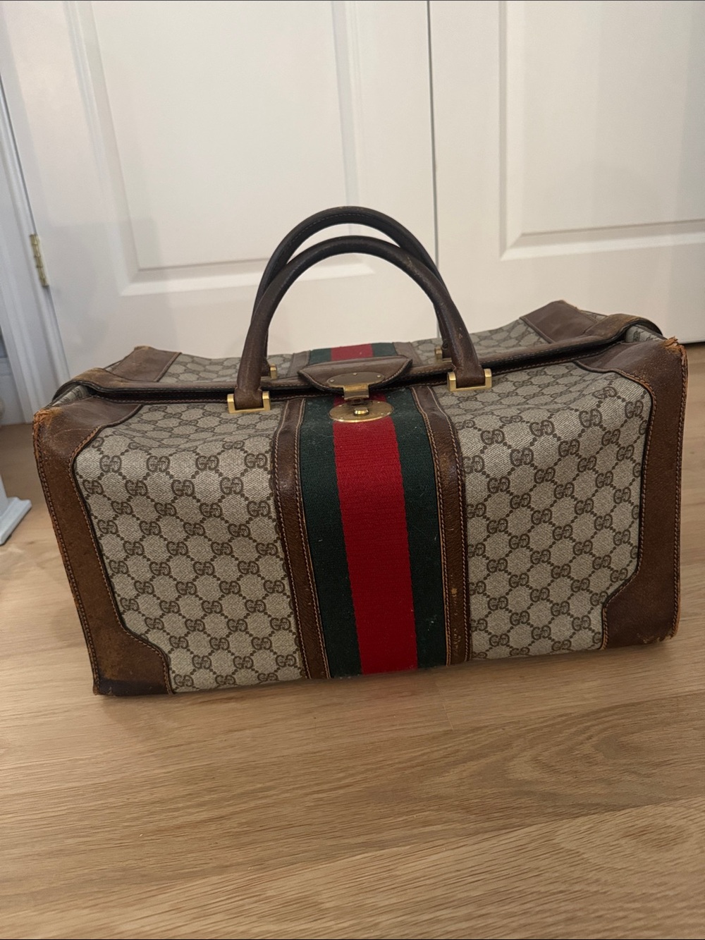 RARE Vintage Gucci Beige GG Canvas Train Case with Red and Green Stripe